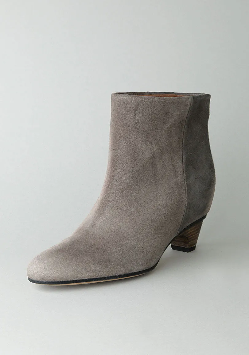 Kitten-Heel Boot