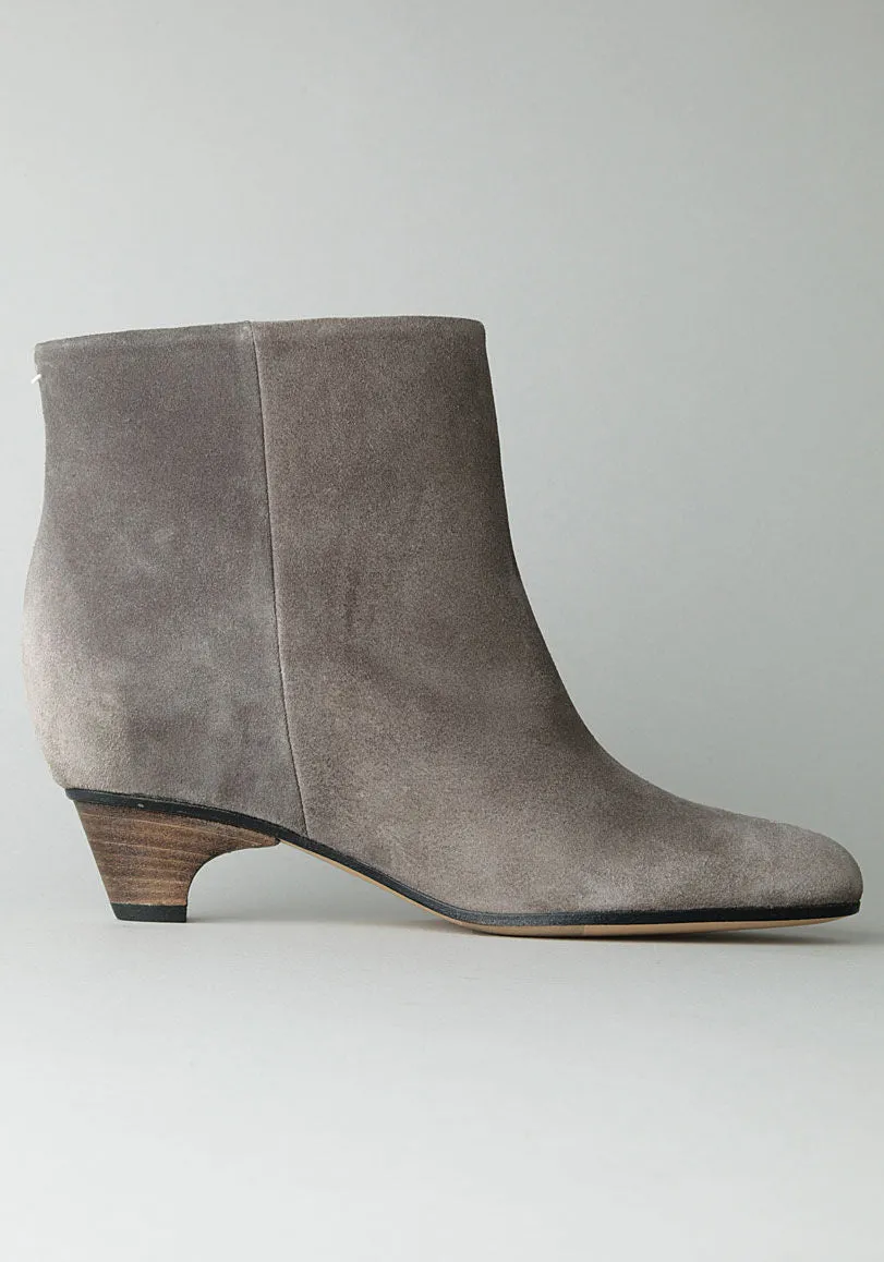 Kitten-Heel Boot