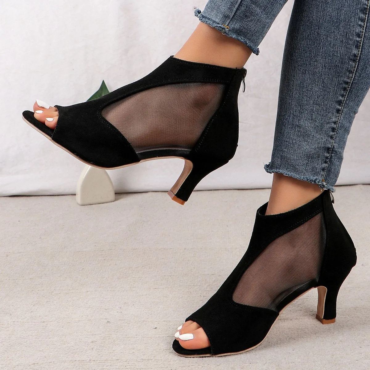 Women’s Fashionable Mesh Hollow Dress Sandals 93009100S